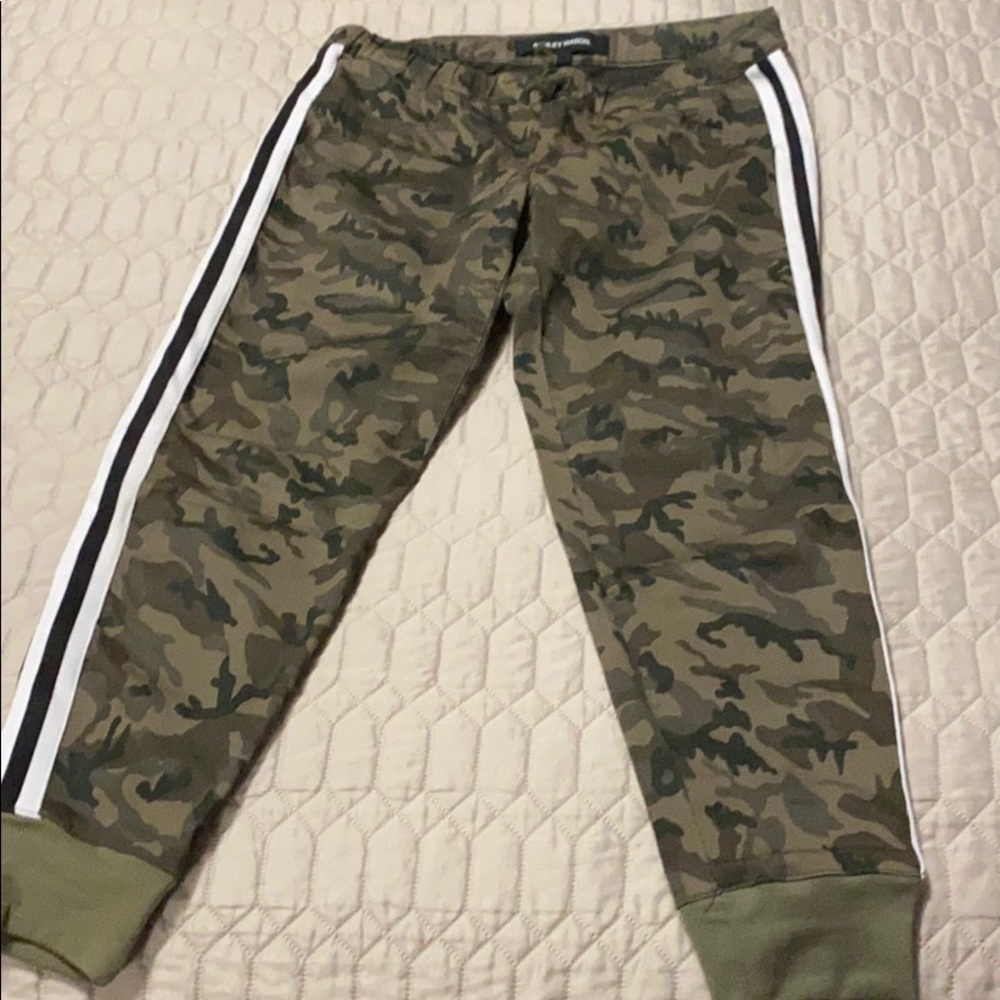 Ashley Mason Cropped Ankle Joggers